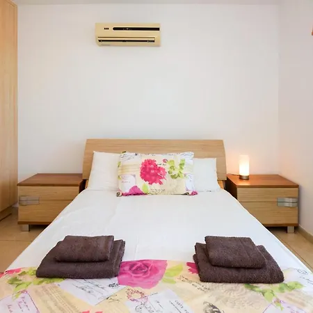 דירה Sea View Apt*spacious Balcony*200m To The פאראלימני